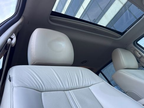 Used 2017 Lincoln Navigator Select image 20