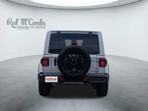 Used 2024 Jeep Wrangler Unlimited Sahara w/ Technology Group AWD/4WD image 4