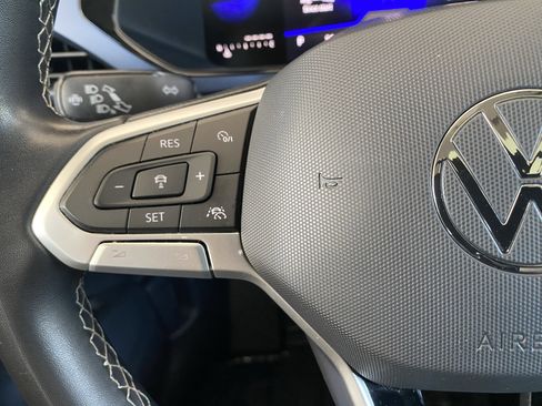 Certified 2023 Volkswagen Taos SE w/ Panoramic Sunroof Package FWD image 6