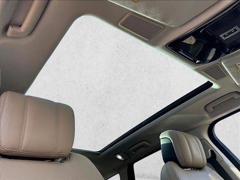 Used 2019 Land Rover Range Rover Sport HSE image 17