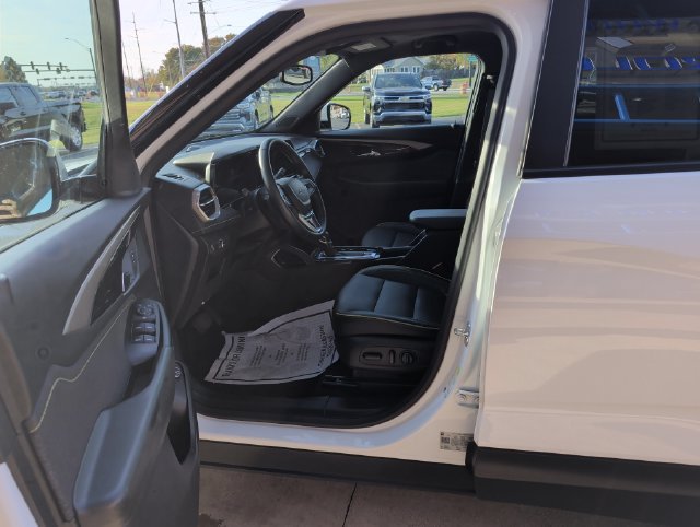 Used 2024 Chevrolet TrailBlazer ACTIV w/ Convenience Package AWD/4WD image 12