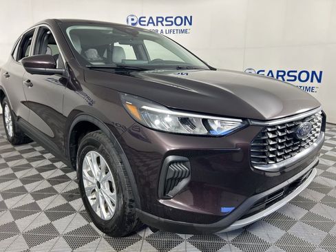 Used 2023 Ford Escape Active w/ Tech Pack #2 image 3