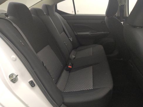 Used 2022 Nissan Versa S FWD image 19