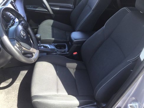 Used 2018 Toyota RAV4 XLE w/ Convenience Package AWD/4WD image 10