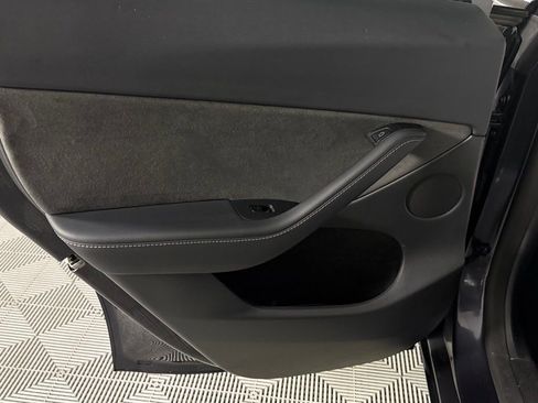 Used 2025 Tesla Model Y Long Range image 25