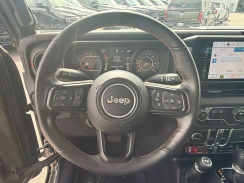 Used 2024 Jeep Gladiator Mojave AWD/4WD image 21