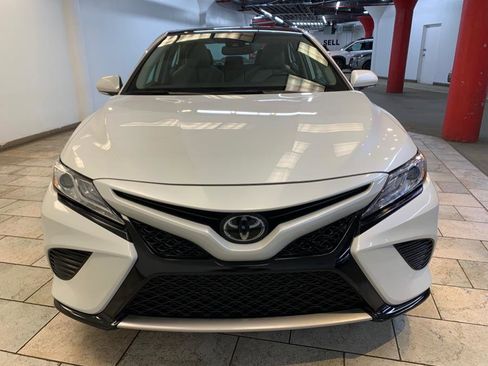 Used 2020 Toyota Camry XSE image 2