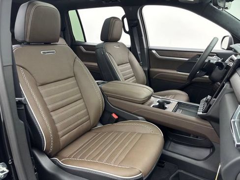 New 2026 GMC Acadia Denali Ultimate w/ LPO, Floor Liner Package AWD/4WD image 40