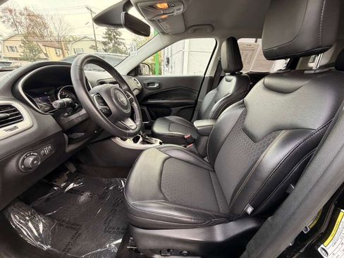 Used 2019 Jeep Compass Latitude w/ Popular Equipment Group image 18