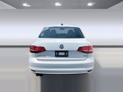 Used 2017 Volkswagen Jetta SE FWD image 9