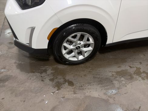 Used 2024 Kia Soul LX w/ Option Group 015 image 9