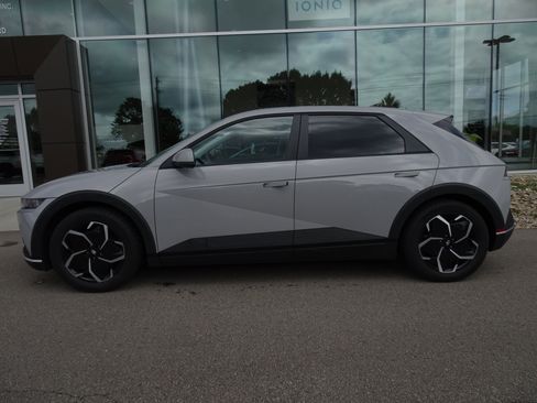 Used 2023 Hyundai Ioniq 5 SE RWD image 2