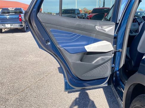 Used 2023 Volkswagen ID.4 Pro S image 15