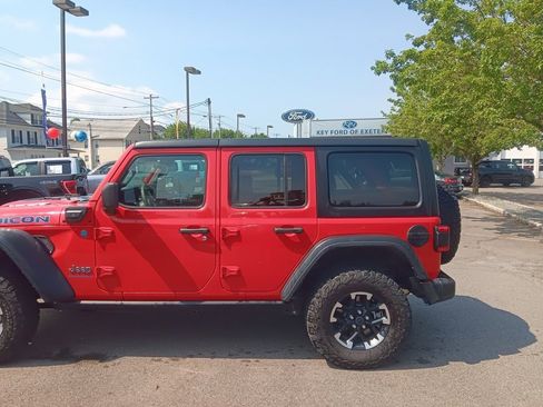 Used 2024 Jeep Wrangler Unlimited Rubicon 4xe image 2