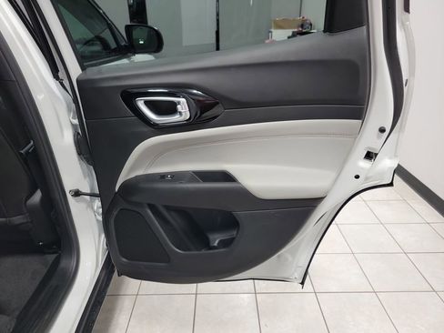 Used 2025 Jeep Compass Limited image 27