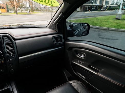 Used 2021 Nissan Titan PRO-4X w/ Pro-4x Convenience Package image 10