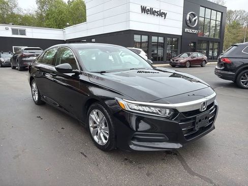 Used 2018 Honda Accord LX image 2