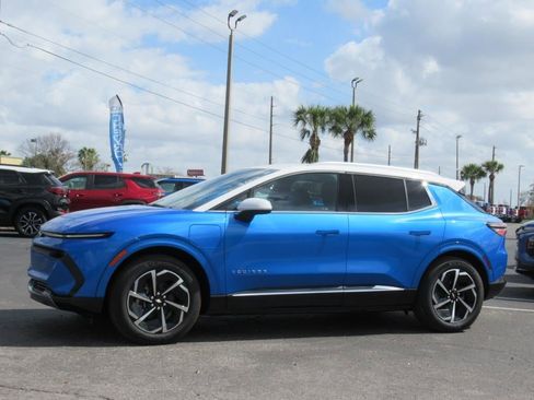 New 2025 Chevrolet Equinox EV LT w/ Convenience Package image 2