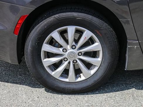 Used 2019 Chrysler Pacifica Touring-L FWD image 14