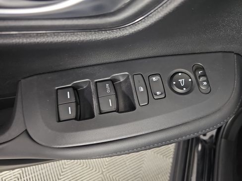 Certified 2024 Honda HR-V LX image 18