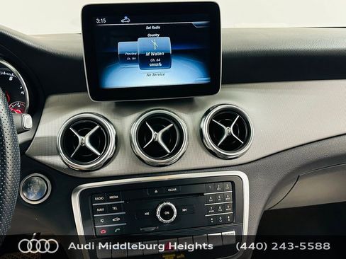 Used 2019 Mercedes-Benz GLA 250 4MATIC image 11