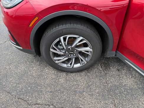 Used 2025 Lincoln Corsair AWD w/ Equipment Group 101A image 32