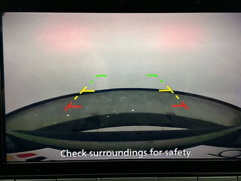 Used 2023 Nissan Rogue S image 10