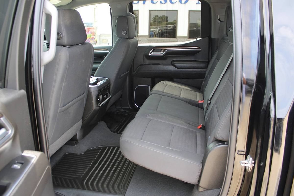 Used 2022 Chevrolet Silverado 1500 RST AWD/4WD image 10