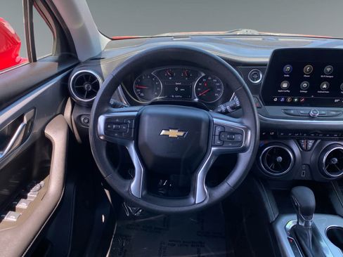 Used 2025 Chevrolet Blazer LT FWD image 12