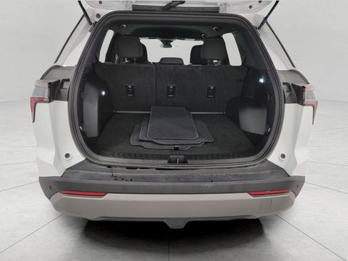 Used 2025 Chevrolet Equinox LT image 16