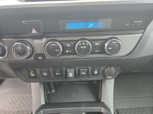 Certified 2023 Toyota Tacoma TRD Off-Road w/ Technology Package AWD/4WD image 18