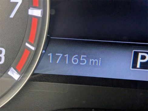 Used 2024 Nissan Titan Platinum Reserve w/ Moonroof Package image 20