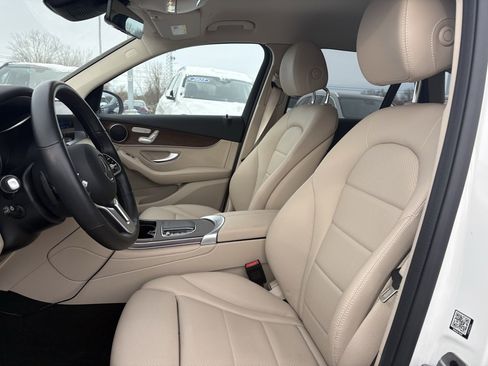 Used 2022 Mercedes-Benz GLC 300 4MATIC image 7