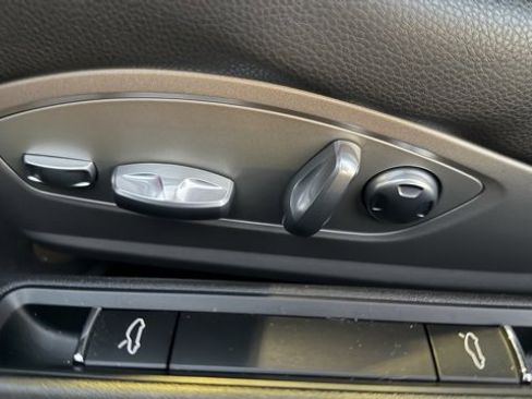 Used 2015 Porsche 911 Carrera image 11