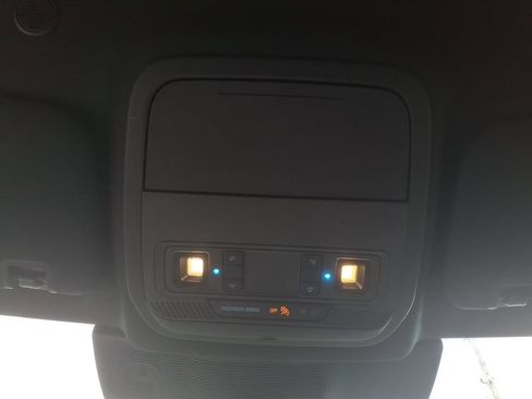 Used 2020 Ford Explorer XLT w/ Equipment Group 202A AWD/4WD image 22