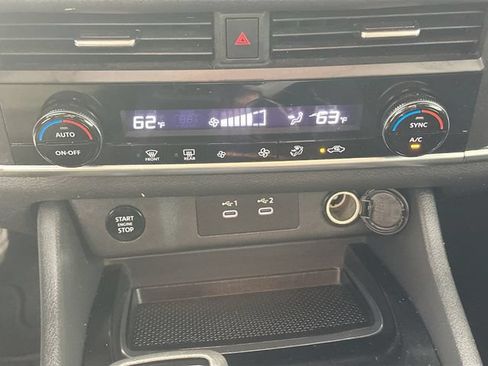 Used 2025 Nissan Rogue SV AWD/4WD image 13