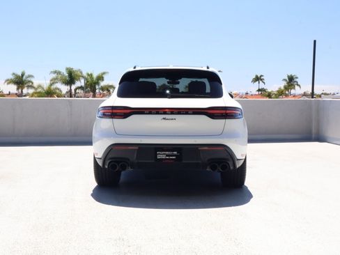 Certified 2026 Porsche Macan AWD/4WD image 10