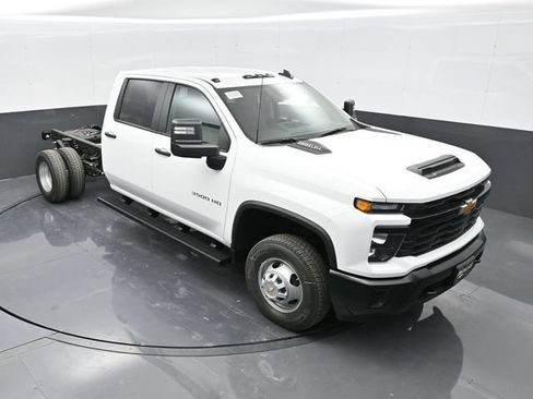 Used 2025 Chevrolet Silverado 3500 W/T w/ WT Convenience Package AWD/4WD image 1