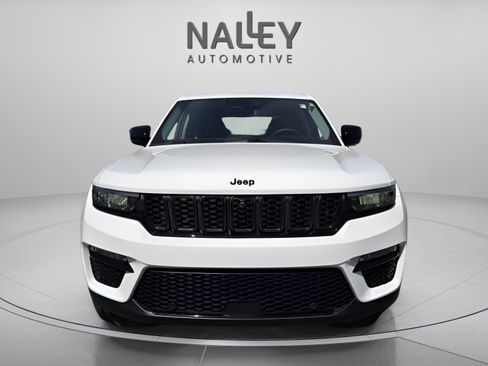 Used 2023 Jeep Grand Cherokee Limited w/ Luxury Tech Group II image 8