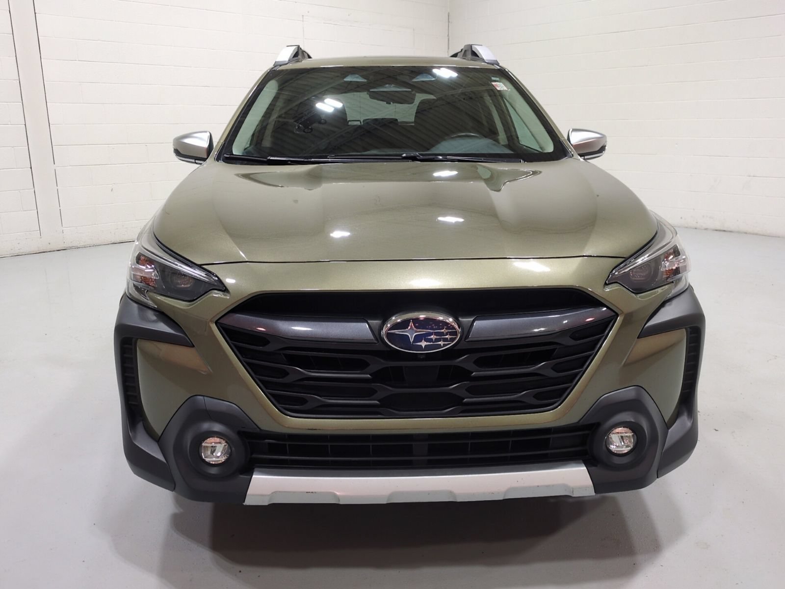 Certified 2023 Subaru Outback Touring AWD/4WD image 8