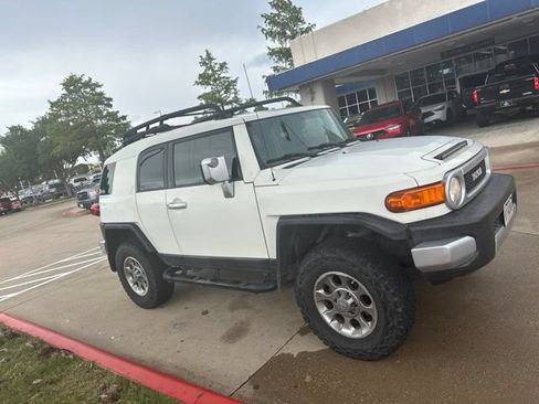 Used 2013 Toyota FJ Cruiser 4WD w/ Convenience Pkg image 1