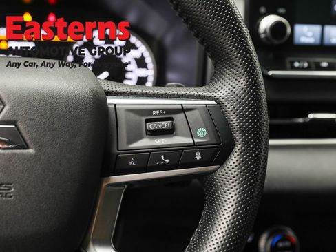 Used 2024 Mitsubishi Outlander SE image 16