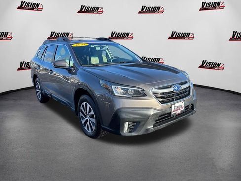 Used 2021 Subaru Outback Premium image 3