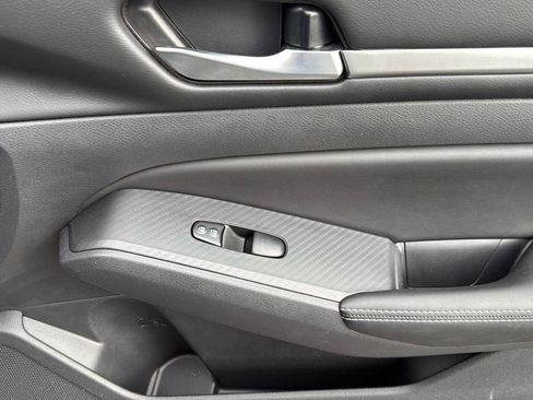 Used 2022 Nissan Altima 2.5 SV image 25