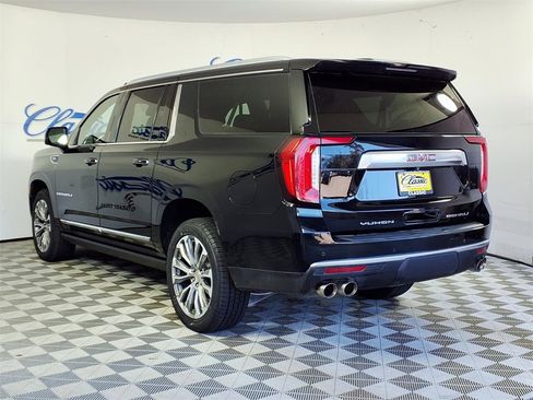 Used 2023 GMC Yukon XL Denali image 2
