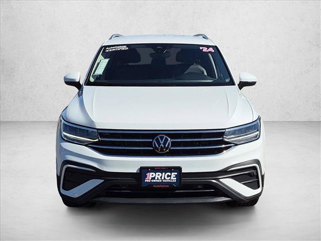 Used 2024 Volkswagen Tiguan SE AWD/4WD image 2
