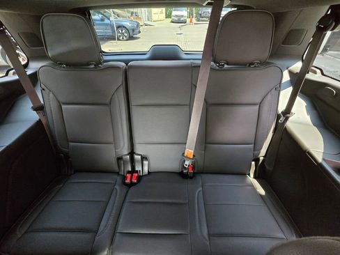 Used 2023 GMC Yukon Denali w/ Advanced Technology Package AWD/4WD image 19