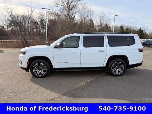 Used 2024 Jeep Wagoneer L Series II w/ Flexible Seating Group image 3