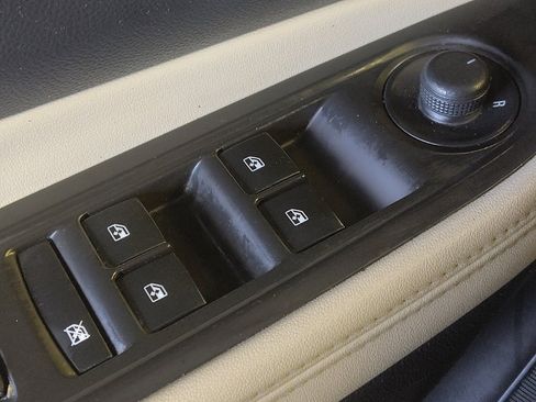 Used 2020 Buick Encore Preferred FWD image 27