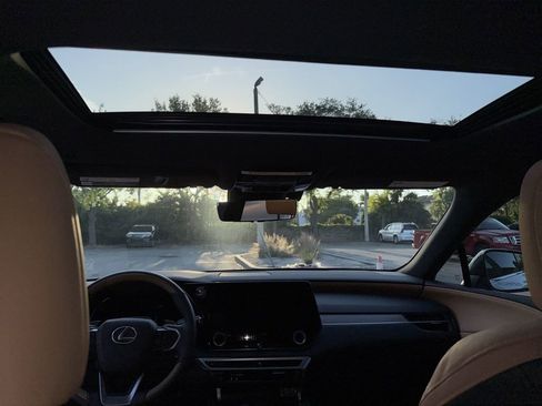 Used 2025 Lexus RX 350 Premium Plus w/ Convenience Package image 18